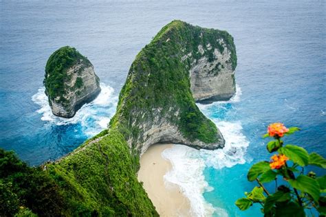 Kelingking Beach Nusa Penida T Rex Cliff Hike In Bali