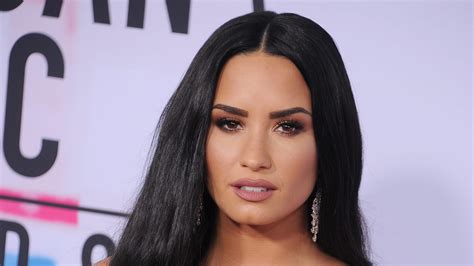 Demi Lovato Slams Tabloid Rumors About Her Recovery I Am Sober
