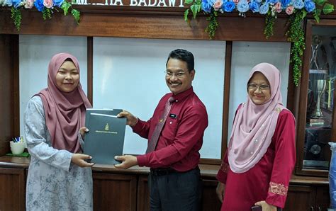 Rakyat malaysia sangat sinonim dengan simpanan di asb dan tabung haji. Sekolah Menengah Kebangsaan Datuk Haji Ahmad Badawi: Sijil ...