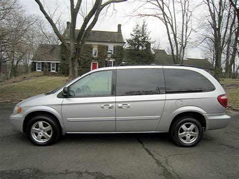 Find Used 2005 Dodge Grand Caravan Sxt Mini Passenger Van 4 Door 38l