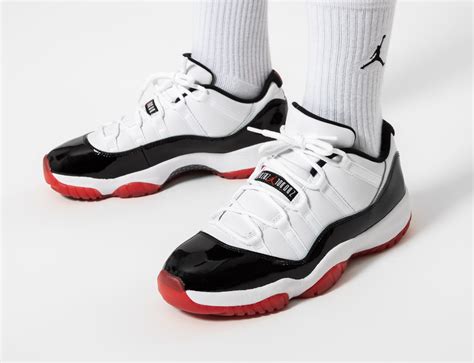 Stay a step ahead of the latest sneaker launches and drops. Que vaut la Air Jordan 11 XI Retro Low Concord Bred AV2187 ...