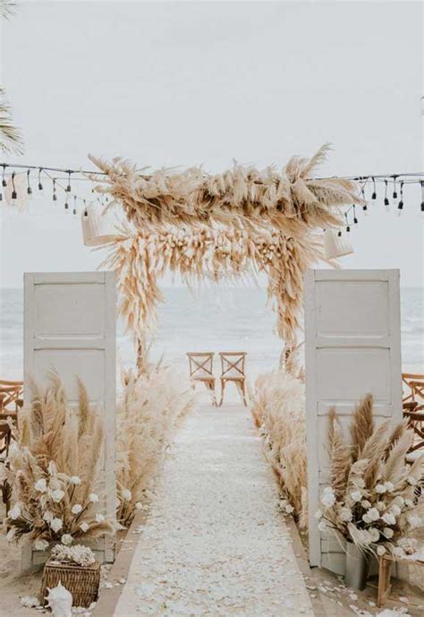 These Fab Boho Wedding Altars Arches And Backdrops That Make Us Swoon 5
