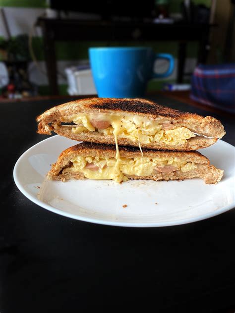 1 sudu besar mayonis sandwich telur e. Resepi Roti Telur Hancur Dan Cheese Leleh Breakfast Sempoi ...