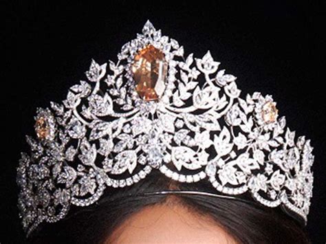 Indias Harnaaz Sandhu 70th Miss Universe Winner Wears Uae Based