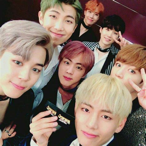 24 Awesome Bts Selfie Wallpapers
