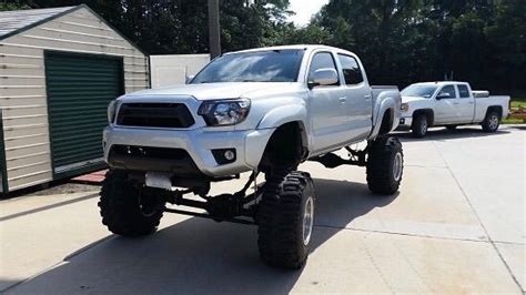 Saved For The Straight Axle The Lift Is Ridiculous Toyota Trucks