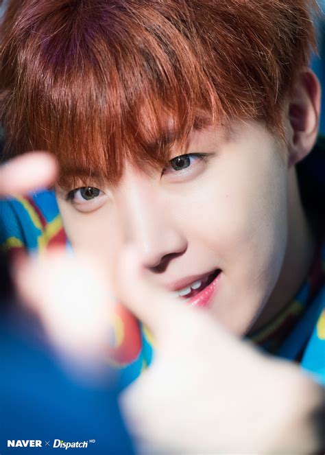 Member ganteng bts ini lahir pada tangga 18 februari, 24 tahun silam, yakni tepatnya pada j hope sangat dikenal sangat menjaga kebersihan dibandingkan dengan member lainnya, maka bukan hal yang aneh lagi jika ia ditugaskan menjadi. Picture BTS 5th Mini Album LOVE YOURSELF 承 'Her' Jacket ...