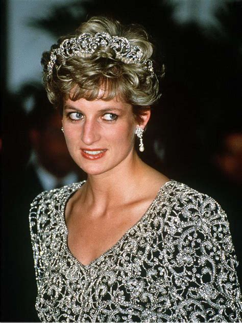 Read on to see which of the late princess' relatives celia mccorquodale, the daughter of diana's oldest sister, lady sarah mccorquodale, wore the famed headpiece for her own wedding. Bing Forecast Breaking News and Opinion | News ...