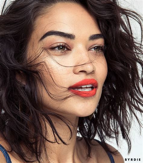 Shanina Shaik Models Spring Beauty Looks And She Talks About Makeup