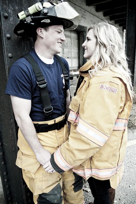 A Fireman And His Love Novios