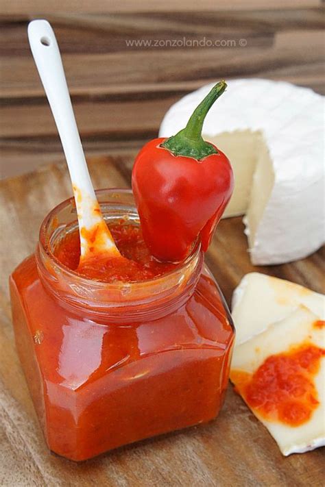 Il raccolto di peperoncini è stato molto abbondante, sarebbe un peccato buttarli via! Confettura di peperoncini piccanti nel 2020 | Ricette ...