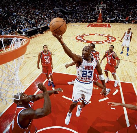 Jordan was just the fourth player in north carolina history to start his first game as a freshman. Why is Michael Jordan Considered the Greatest Basketball Player of All Time? | Globe Afrique ...