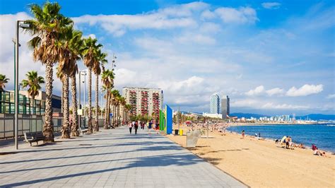 Het is wel nog ongeveer 10. 5 destinos de playa cerca de Barcelona