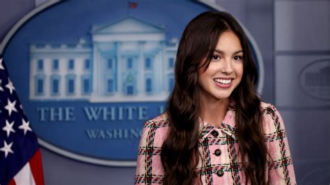 Olivia Rodrigo Stays No. 1 With ‘Sour’ After White House Trip - The New