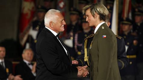 Syn bývalého prezidenta čr po konflikte s vedením jeho predošlej strany ods obohacuje tamojšiu politickú scénu o vlastný subjekt. Vaclav Klaus Za Mlada / Za omilostněného podnikatele se u ...