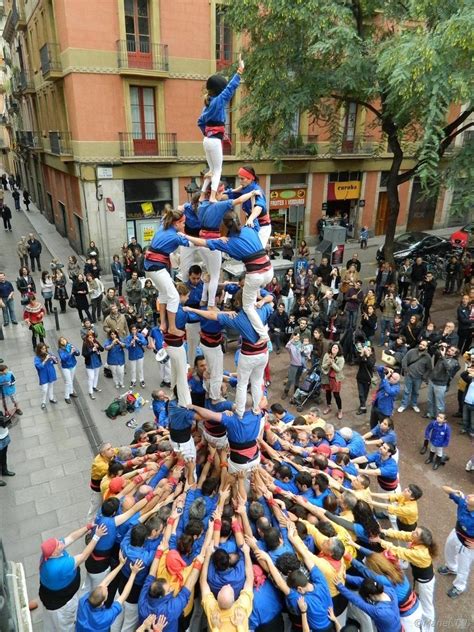 Cultura Popular Los Secretos De Los Castellers Unihabit