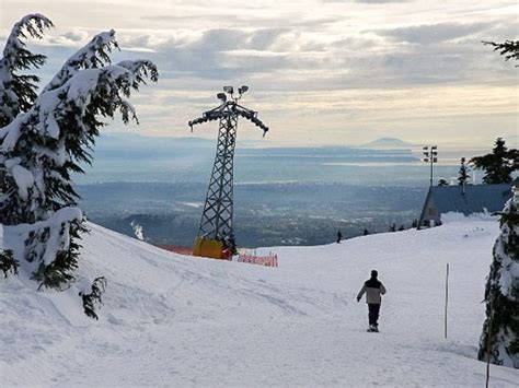 Snowshoeing At Grouse Mountain In North Vancouver Hike Bike Travel