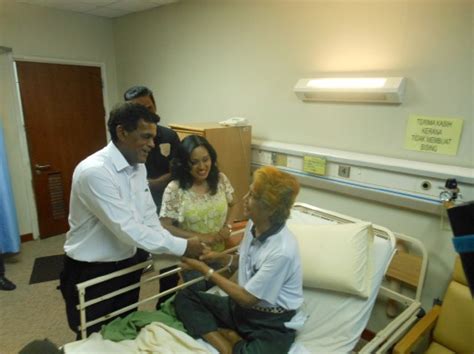 M daud kilau terharu diziarahi peminat. Karyawan visits M Daud Kilau in hospital | New Straits ...