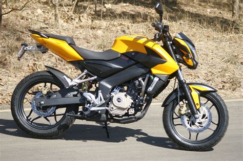 Check out latest price & march promos in your city. Thrill of Adventure : BAJAJ PULSAR 200 NS first impressions