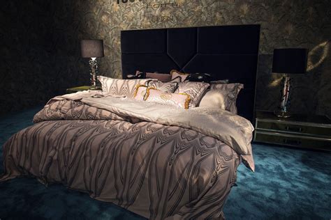 Gold Glitter And Endless Luxury 15 Opulent Bedrooms From Classic To