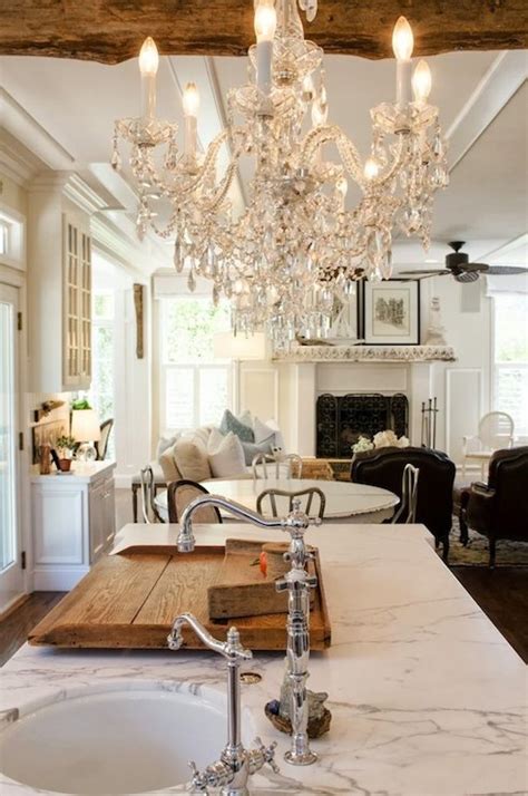 Elegant And Traditional Crystal Chandeliers Places In The Home
