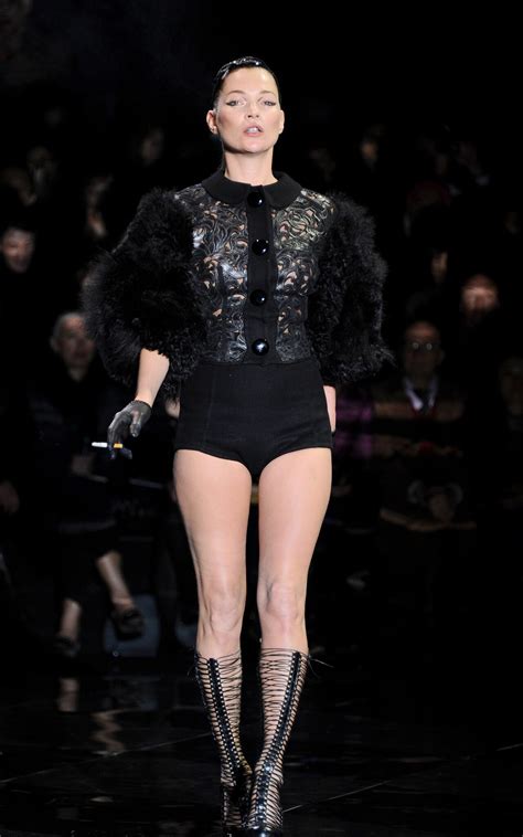 Kate Moss Walking For Louis Vuitton In March 2011 Kate Moss Best