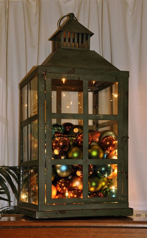 20 Decorate A Lantern For Christmas