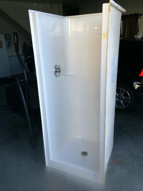 30x30 Shower Stall Outside Nanaimo Parksville Qualicum Beach