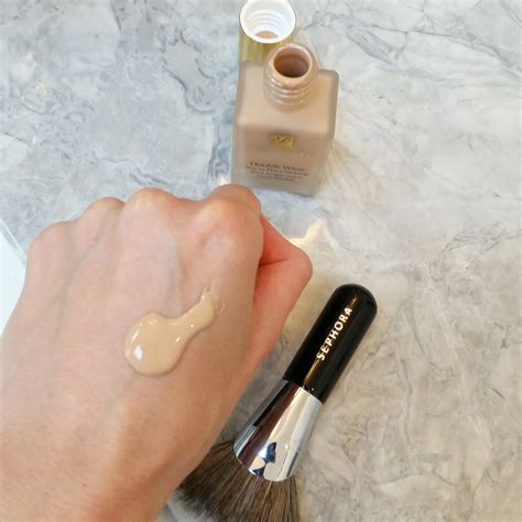 How To Apply Liquid Foundation The Glamorous Gal Everything Fashion