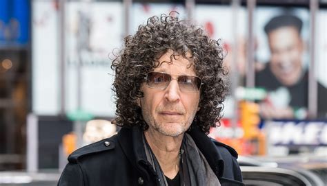 Even Though They Disagree On Vaccinations Howard Stern Doesnt Want