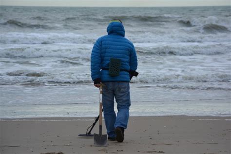 Spanish treasure that predates the arrival of columbus by 200 years has been found in a us national park. Searching For Treasures With A Metal Detector