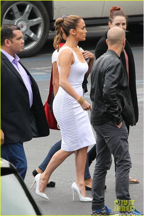 Jennifer Lopez Is White Hot In Form Fitting Outfit On Idol Photo 3088737 American Idol