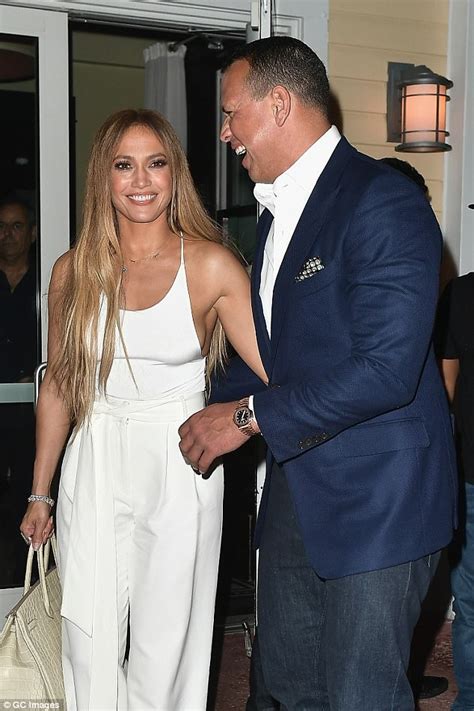 Jennifer Lopez Enjoys Dinner With Alex Rodriguez In Miami Daily Mail