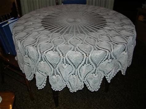 #0290 fancy free tablecloth vintage crochet pattern (single patterns). Ravelry: Round Pineapple Tablecloth #7592 pattern by The ...