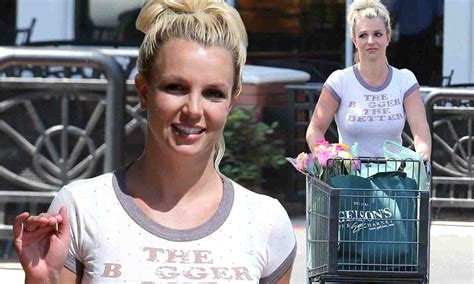 britney spears proudly shows off her curves in tight top daily mail online