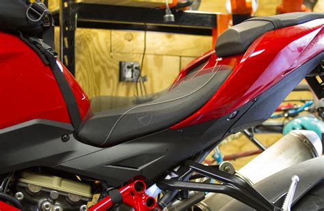 The streetfighter was designed by damien basset of the ducati design team. DP Comfort Seat Comparison - Ducati.ms - The Ultimate ...