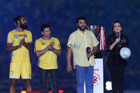Salman Khan And Katrina Kaif Perform Together At Opening Of Isl Ceremony In Kochi Boldsky