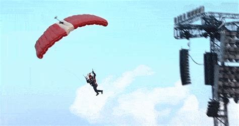 Red Lion Parachutist Crash Lands During Ndp 2022 Jump Currently