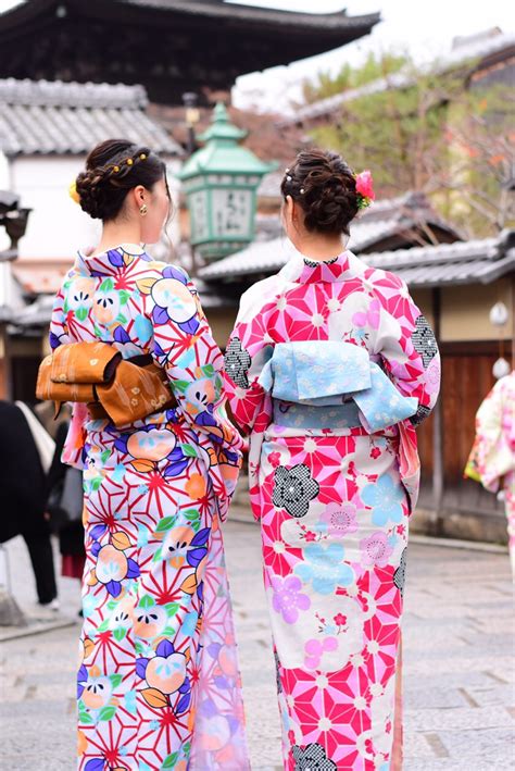 後ろ姿の着物美人♡ 着物レンタル・浴衣レンタルは四条烏丸の京都着物レンタル古都へ
