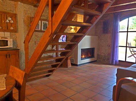 Casa rural berga, reservar entre particulares con iha en el habitante berga, su estudio, apartamento sin intermediarios barato. Casa rural con chimenea L'Estable | Rural Sant Marcó ...