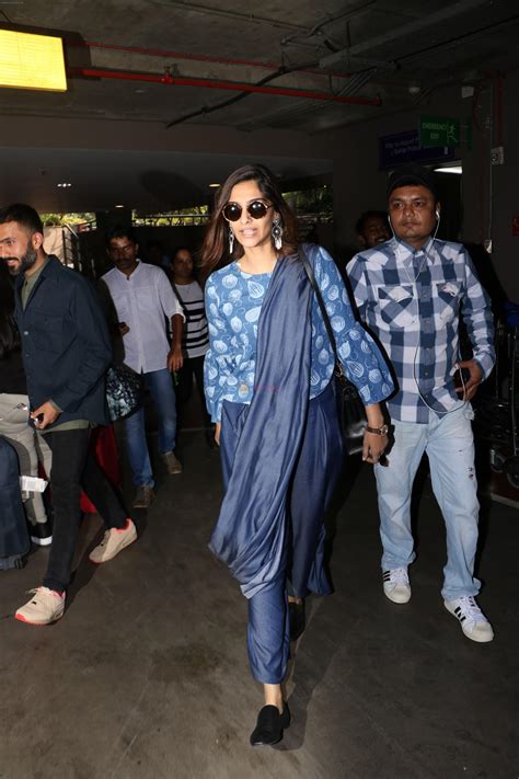 sonam kapoor spotted at airport on 22nd nov 2017 sonam kapoor bollywood photos