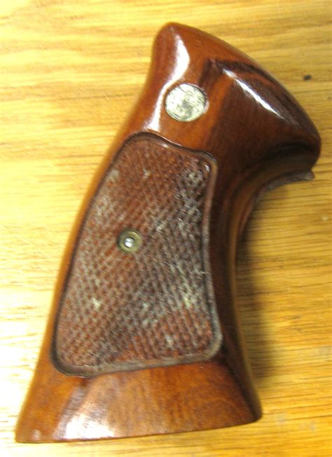 Smith And Wesson Revolver Wooden Pistol Grips With Screw Ec