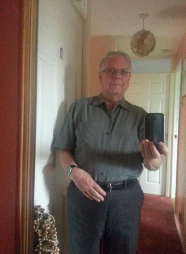 The Guide To Selfies As Illustrated By Grandads · The Daily Edge