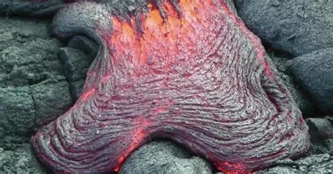 Hawaii Visitors Flock To See Bubbling Lava From Volcano Cbs News