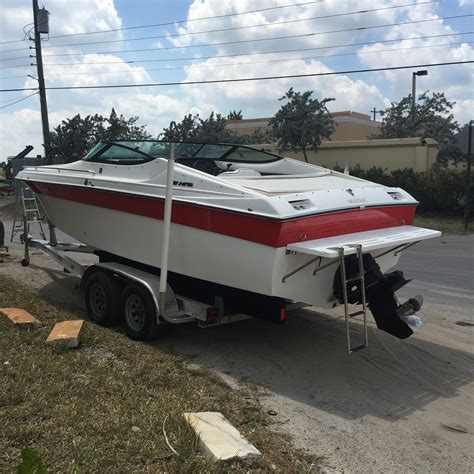 Nova 230. 7.4L V8. Bravo 1. Captain's Choice Exhaust System. Sleeps Two