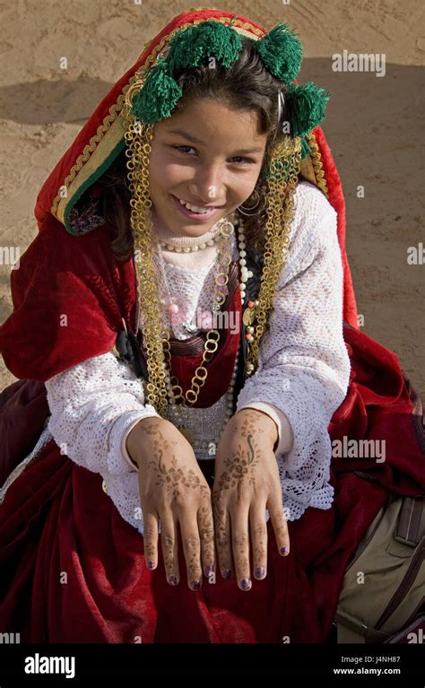 Tunisia Douz Sahara Festival Berber Girl Hands Paints