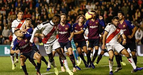Career stats (appearances, goals, cards) and transfer history. Rayo Vallecano eligió a Advíncula en su "once americano ...