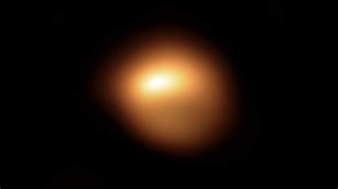 Betelgeuse The Star That Might Explode Poses For A Glowing Portrait