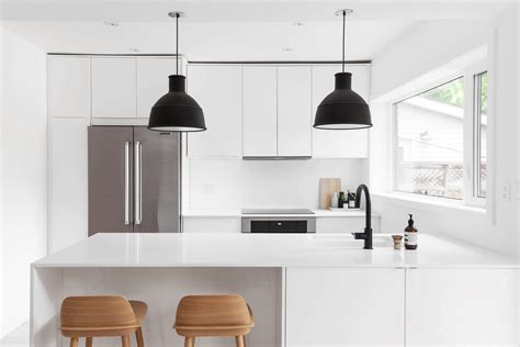 25 White Kitchens That Are Anything But Bland And Basic Minimalist