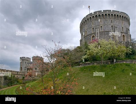 The Round Tower Windsor Castle Berkshire England Stock Photo Alamy